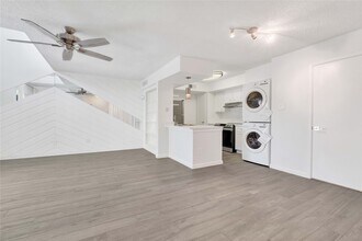 Building Photo - 2800 Jeanetta St