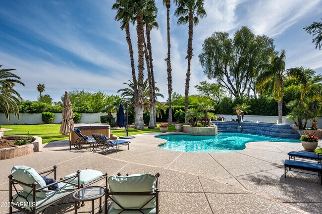 Building Photo - 6649 E Berneil Dr