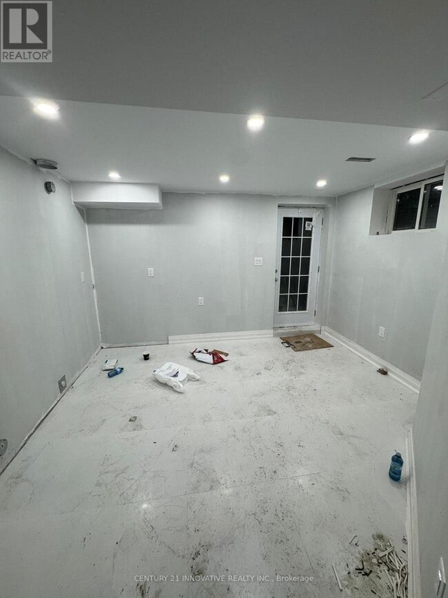 Building Photo - 32 Couperthwaite Crescent