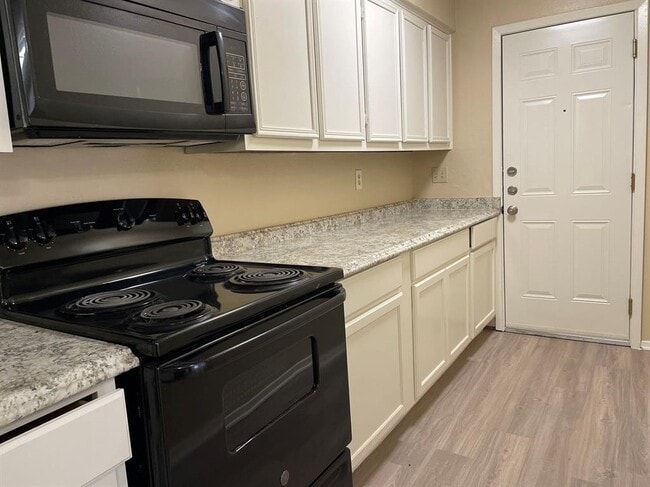 Foto del edificio - 8603 Fathom Cir