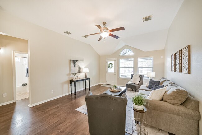 Building Photo - 22015 Falvel Dr