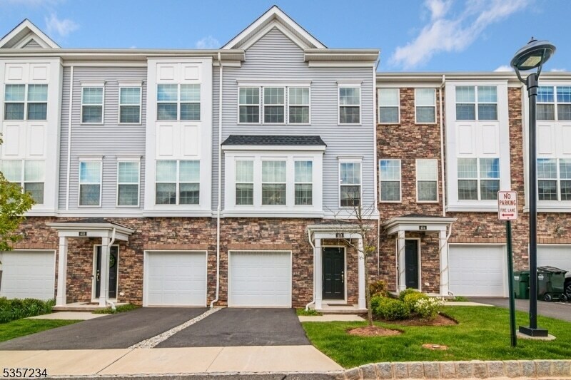 Foto principal - 403 Saratoga Ct