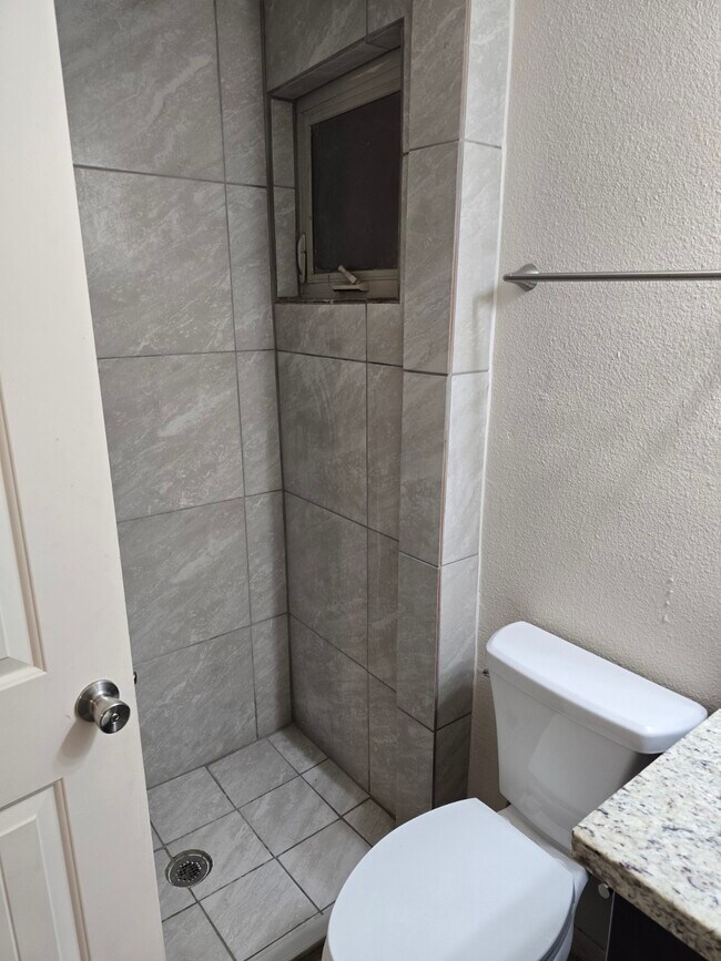 Foto del edificio - 4329 W Daisy St