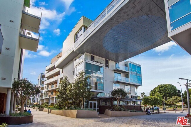 Foto del edificio - 1705-1725 Ocean Ave