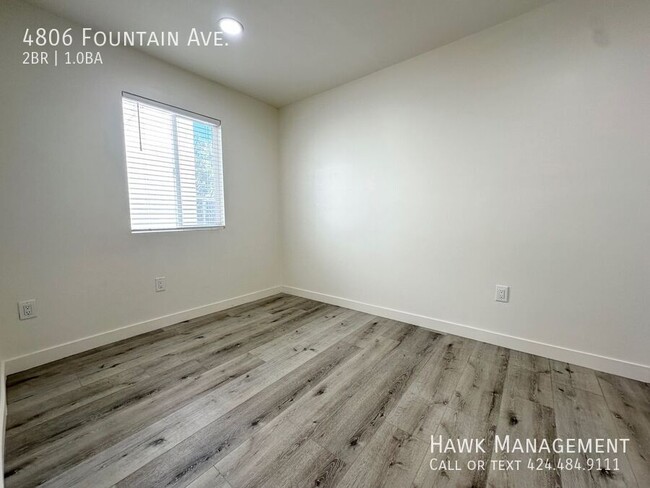 Foto del edificio - 4806 Fountain Ave