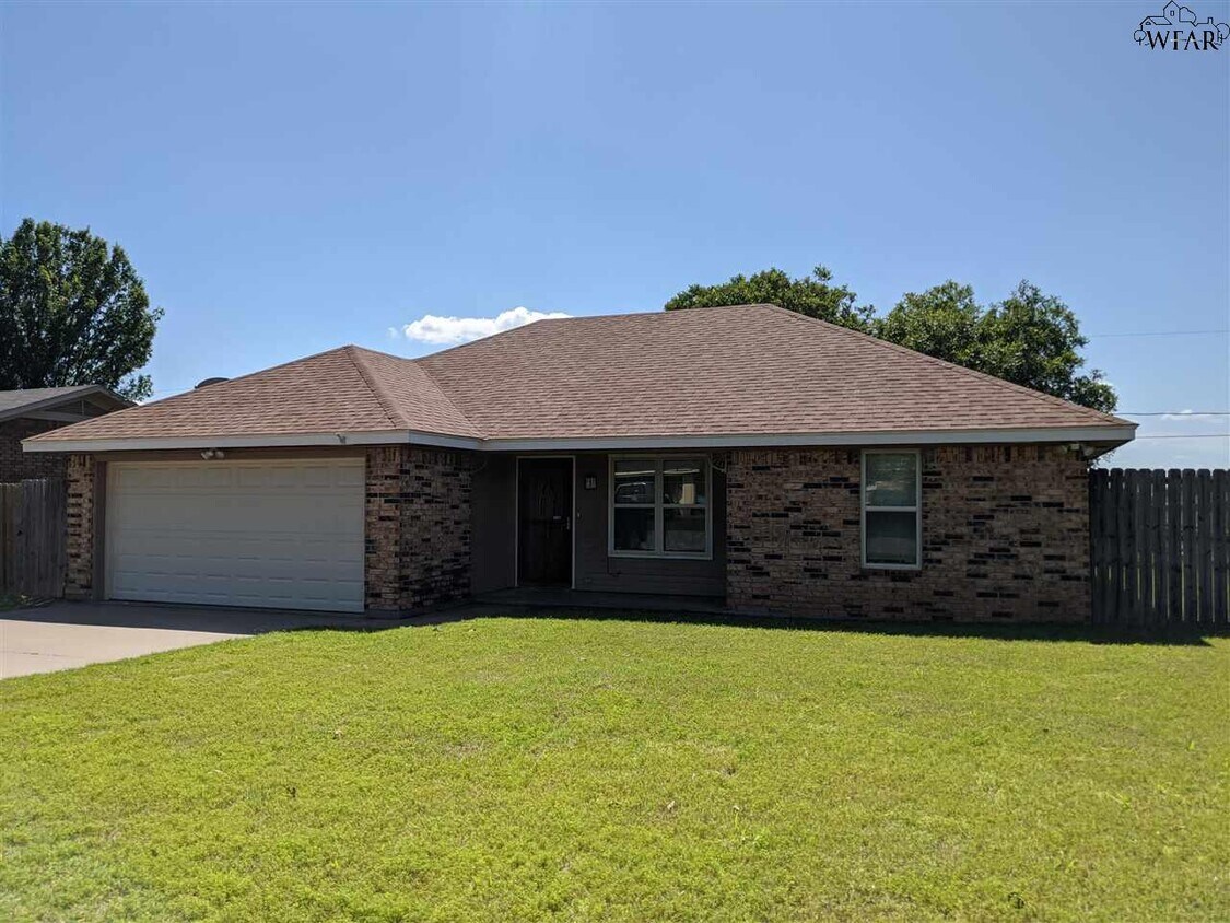 Primary Photo - 1204 Lisa Ln