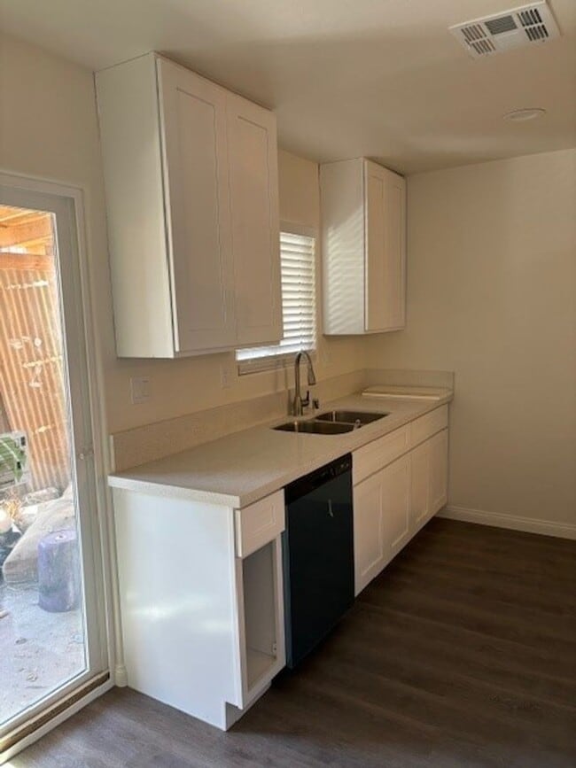 Building Photo - 1021 Nimrod Ct