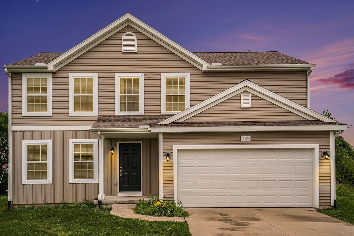 Primary Photo - Comfortable and stylish home in the heart ...
