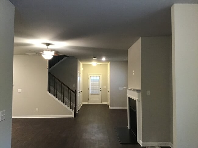 Building Photo - 3620 Moon Crest Drive