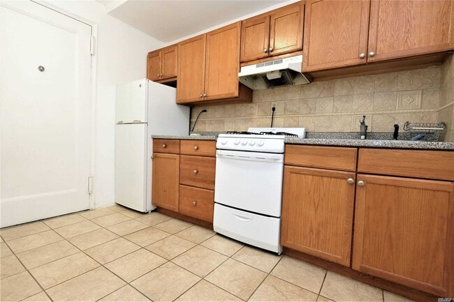 Foto del edificio - 67-14 108th St