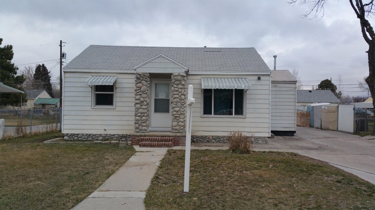 Foto principal - 1730 W Center St