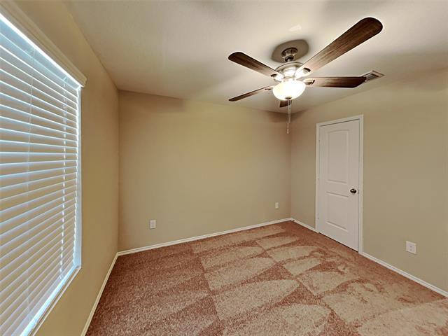 Building Photo - 401 Falling Star Dr