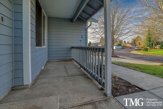 Building Photo - Corner Lot 3 Bedroom 2 Bath Ranch Style Home!