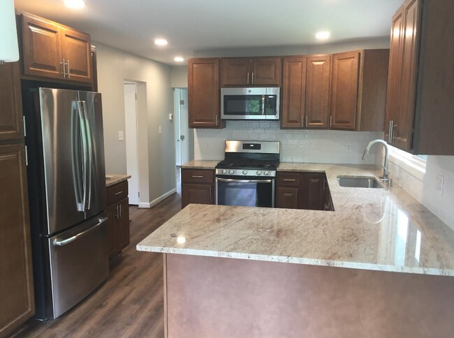 Foto del edificio - 12813 Tamarack Rd