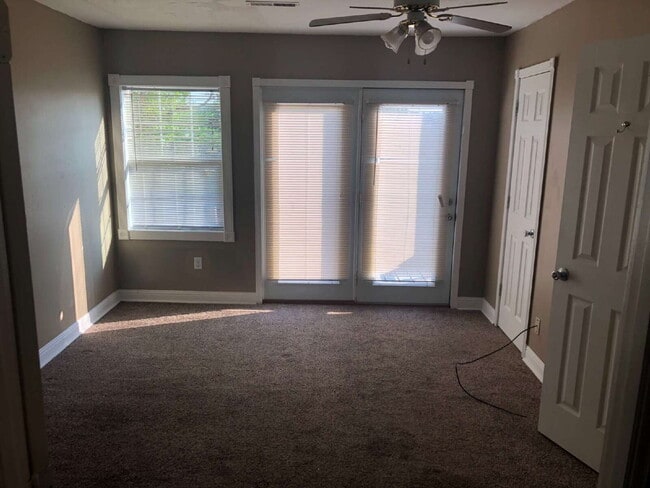 Foto del edificio - "Charming 4-Bedroom Home in Jonesboro with...
