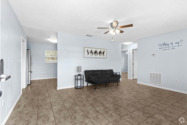 Building Photo - 3151 W Lake Chilton Dr