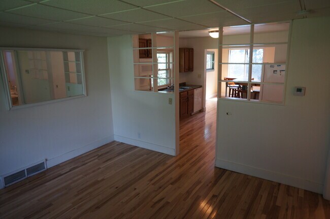 Foto del edificio - AVAILABLE JUNE 1ST 2026 - Beautiful 3 bed/2 bath House