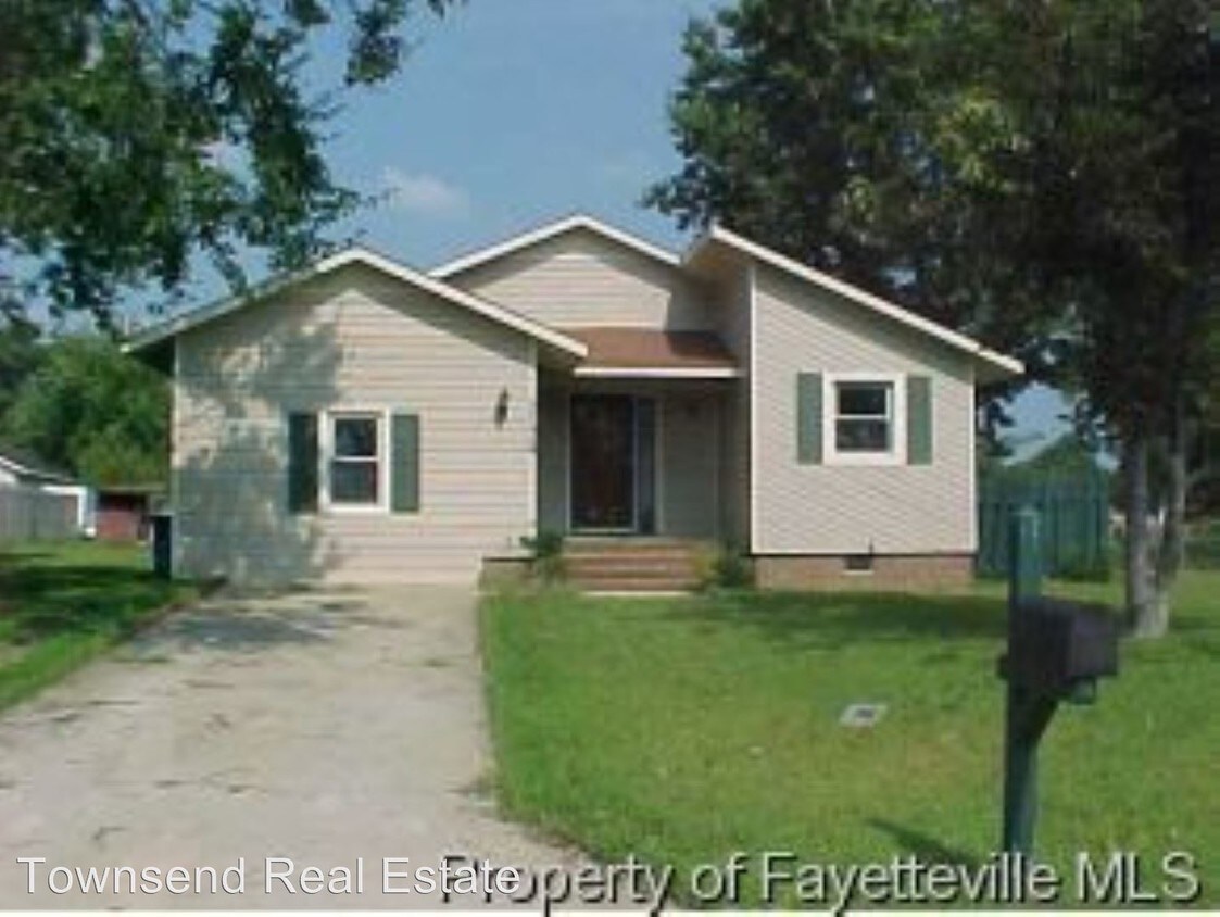 Primary Photo - 7124 Canary Dr