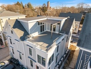 Building Photo - 303 Islington St