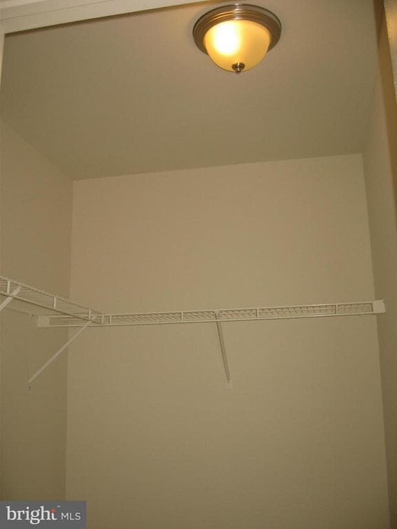 Building Photo - 21 Darien Dr