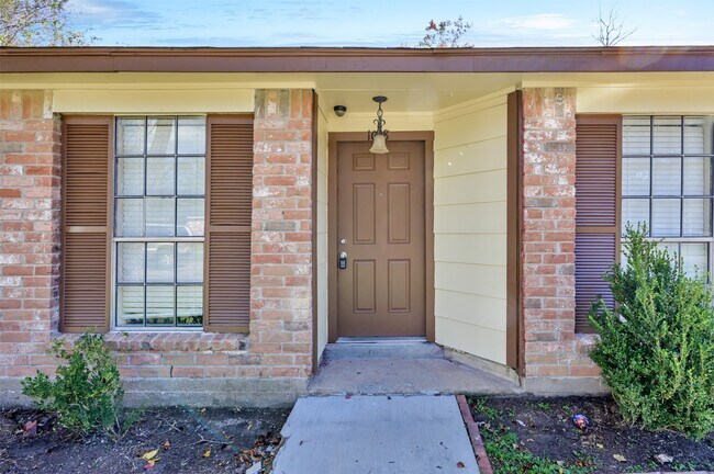 Foto del edificio - 1018 Surrey Ct