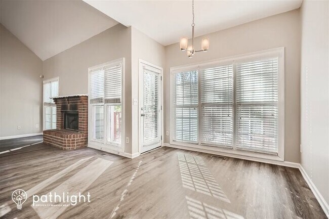 Foto del edificio - 4875 Ben Hill Road, College Park, GA, 30349