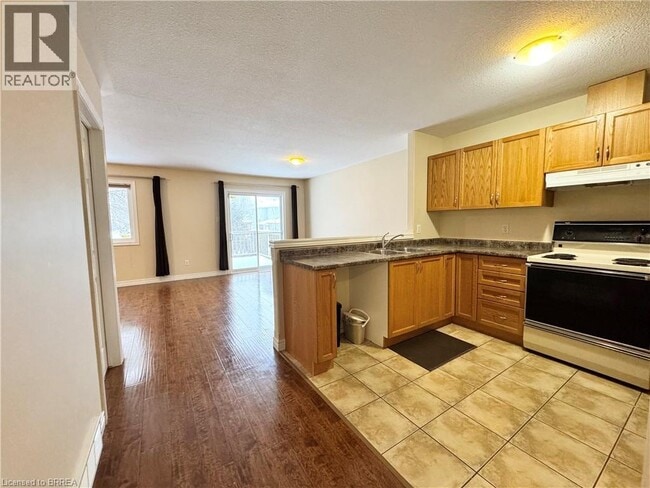 Building Photo - 152 Wellington St