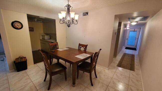Building Photo - 3401 Bimini Ln