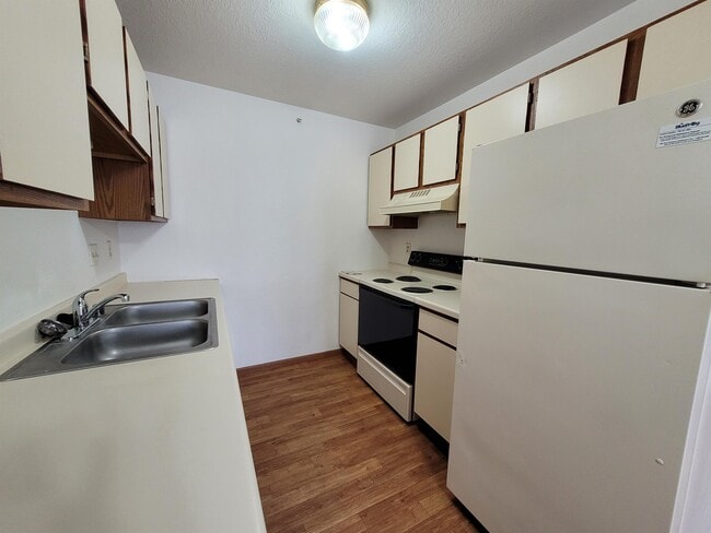 Interior Photo - 367 Danish Way