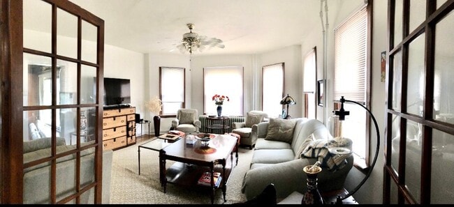 Foto del edificio - 1044 Cherry St
