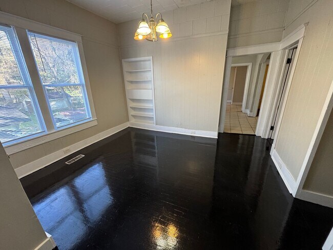 Building Photo - Birmingham/Ensley