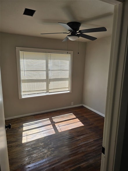 Building Photo - 3006 Dacca Dr