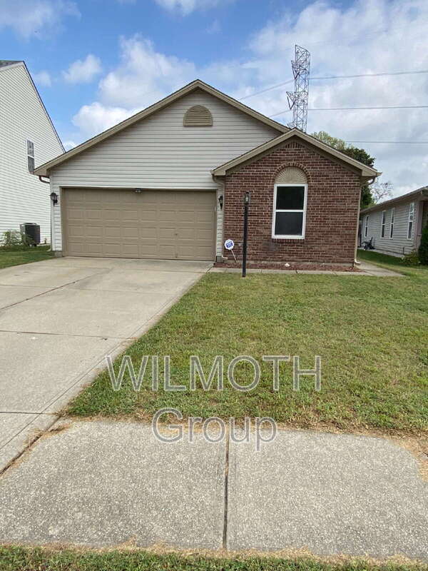 Foto principal - 5251 Bluff View Dr