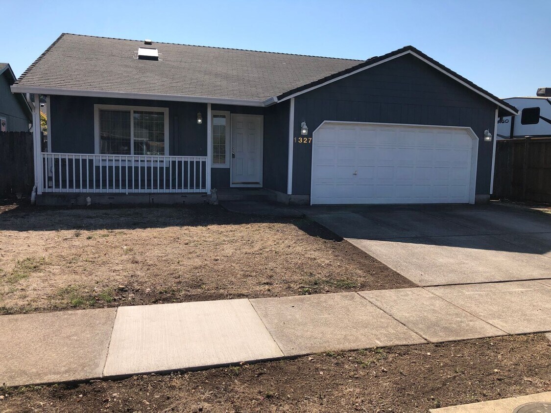Foto principal - Beautiful 3 bedroom 2 bathroom house in a ...