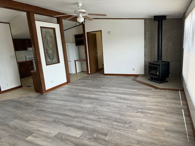 Building Photo - 3 Bedroom, 2 Bathroom Home in Edgewood, NM
