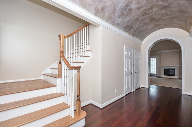 Building Photo - 2124 Nantucket Dr