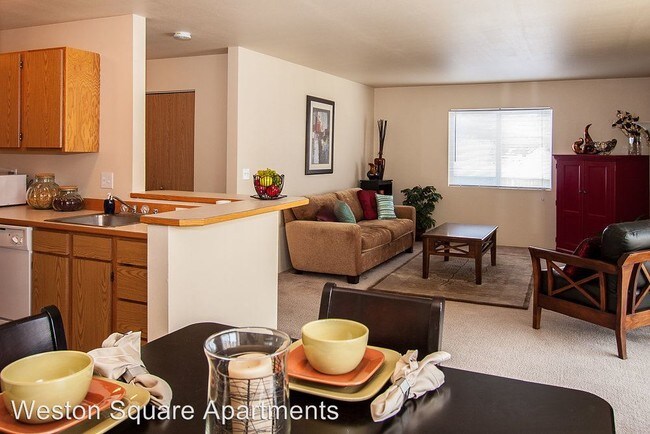Building Photo - 901 NW Sunburst Ct