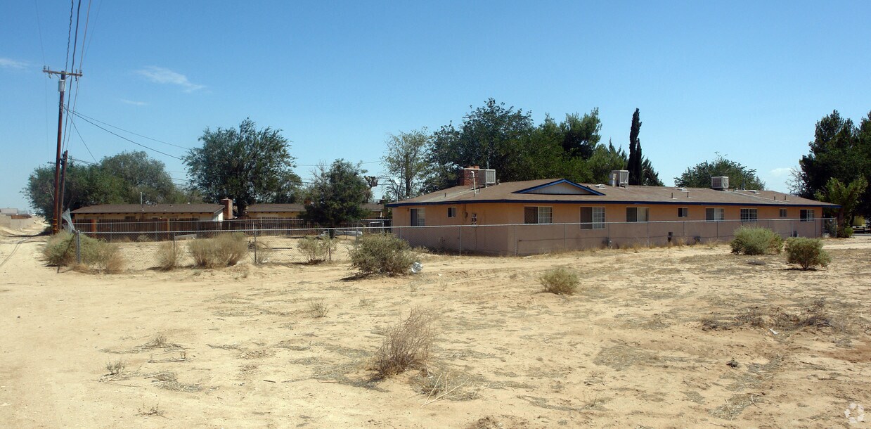 Foto del edificio - 13354 Mohawk Rd