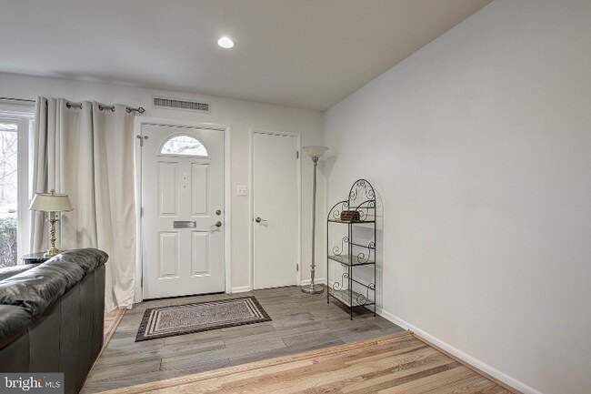 Foto del edificio - 4700 Parkman Ct