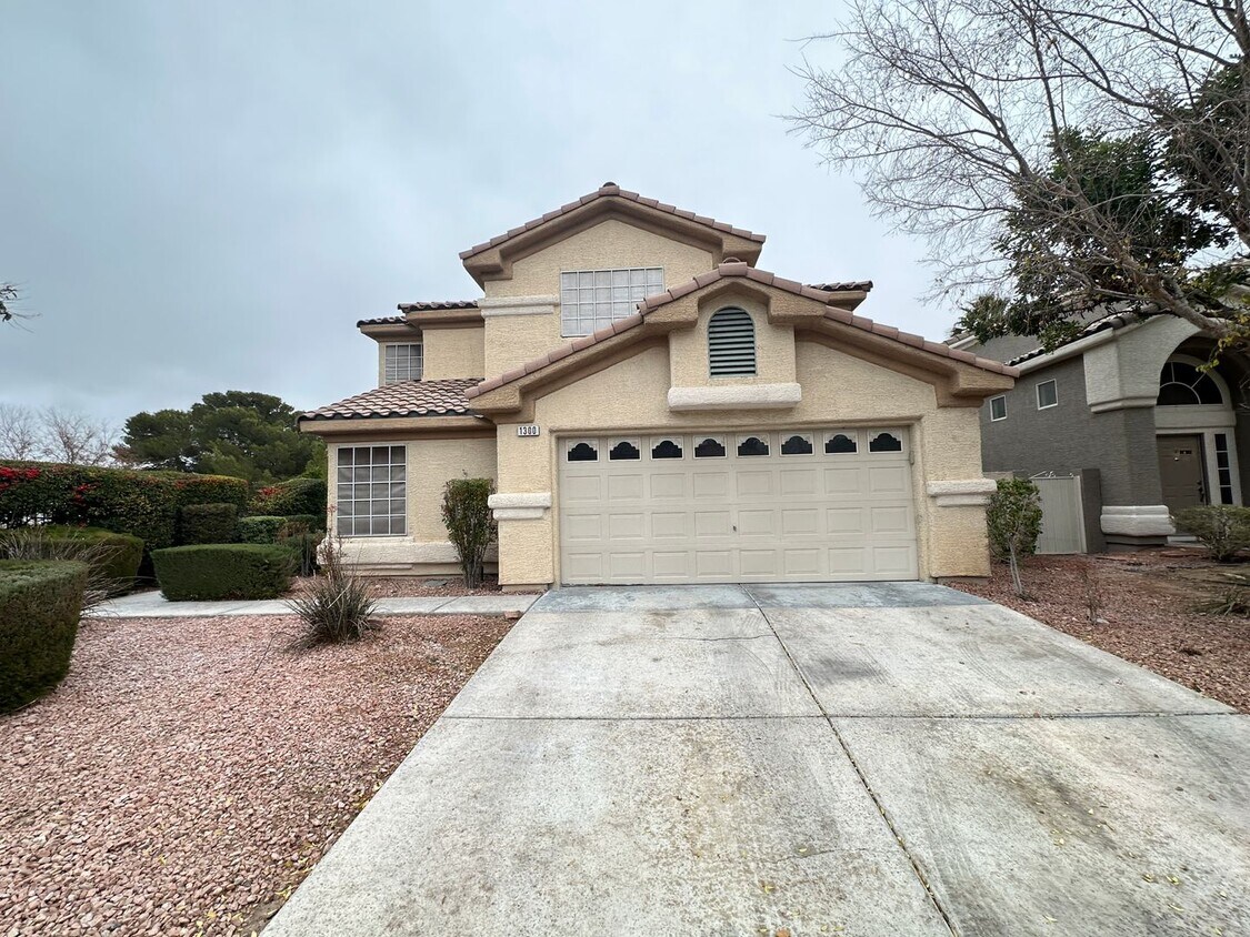 Primary Photo - PECCOLE VILLAGE