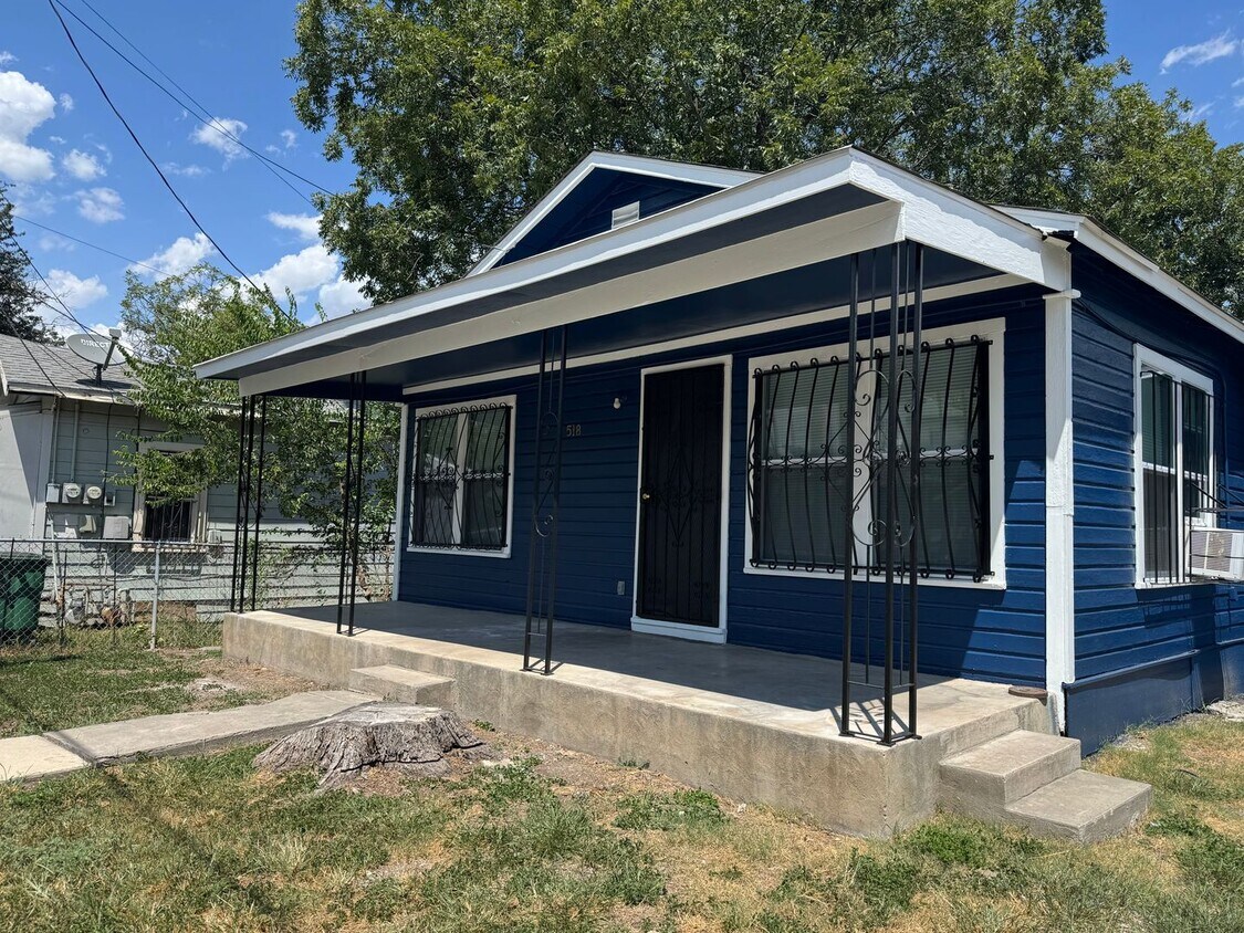 Primary Photo - Super nice 2 Bedroom 1 Bath