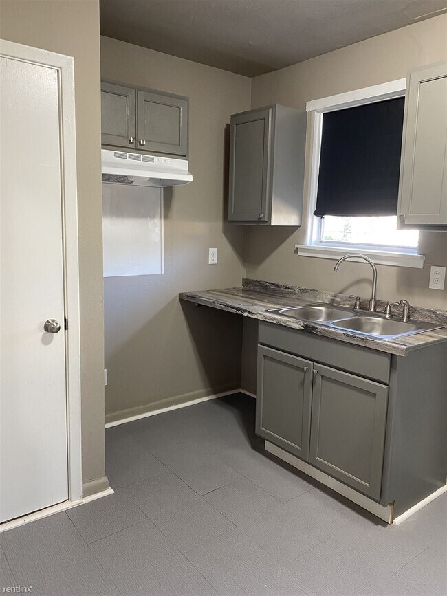 Foto del edificio - 2 br, 1 bath Duplex - 1231 Estelle Street