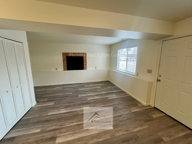 Building Photo - 1013 Western Dr