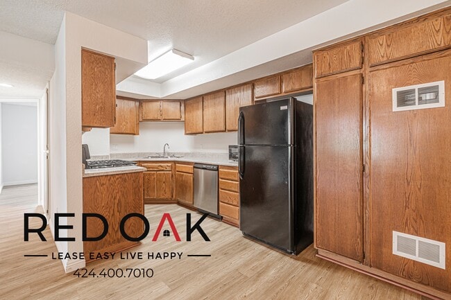 Foto del edificio - 6601 Victoria Ave