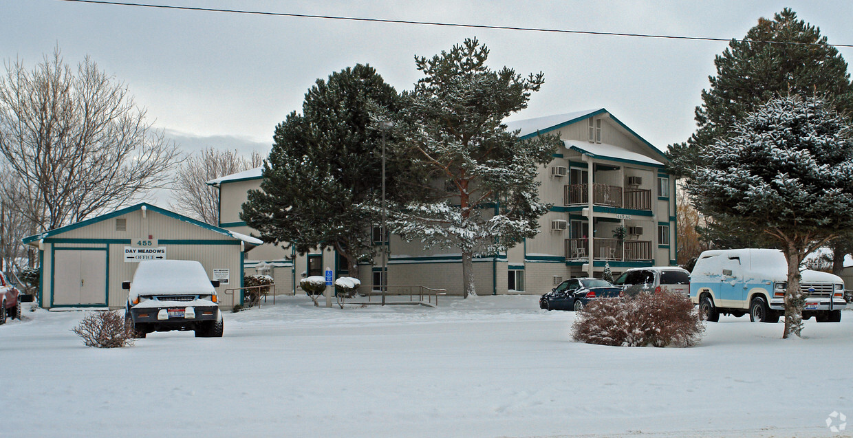 Building Photo - Day Meadows Apartments