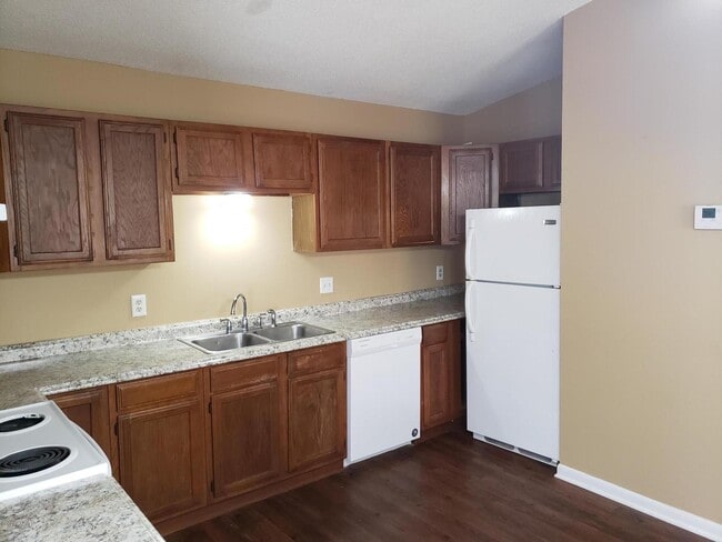Foto del edificio - 230 Briarcliff Dr