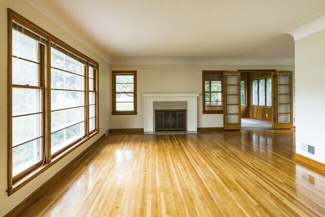 living room and sun room - 349 21st Ave N