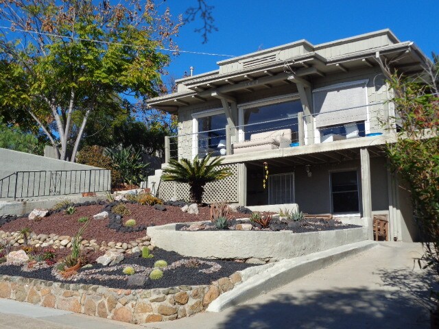 Front of building - 1602 Linwood St