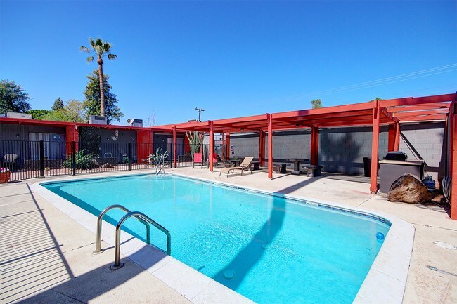 Foto del edificio - 1717 W Missouri Ave