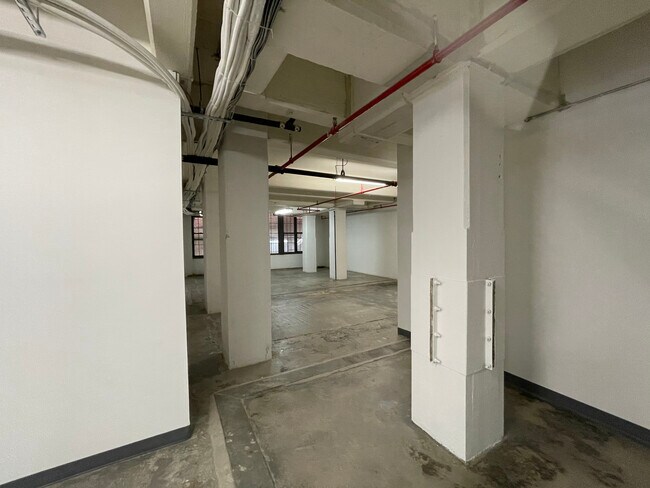 Building Photo - 36 Waverly Ave